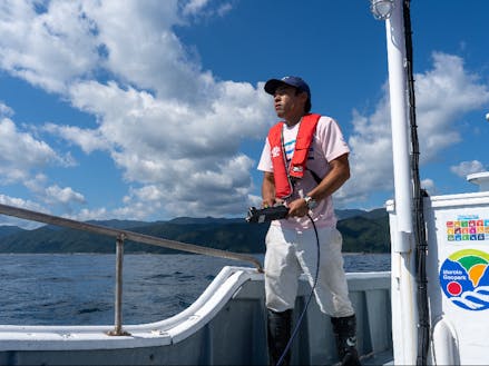 漁師兼「移動水族館」を運営する松尾さん。