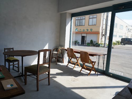 「スタンド栞」室内