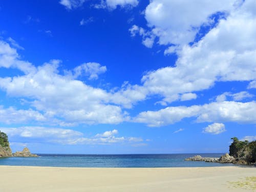 青い空、蒼い海、碧い山、さまざまな「あお」に囲まれた青の国ふだい