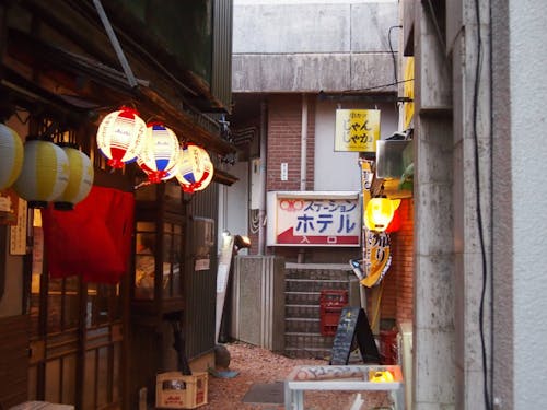 赤ちょうちんの暖簾をくぐる感覚でご参加ください!