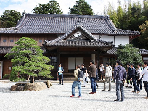 オフィスのある村上家