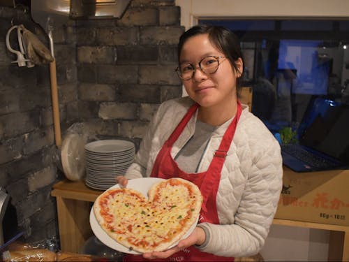 普段はピザ屋ですが、週末は旅人食堂