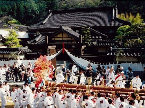 6年毎に行われる御柱祭り(次回、2022年4月)