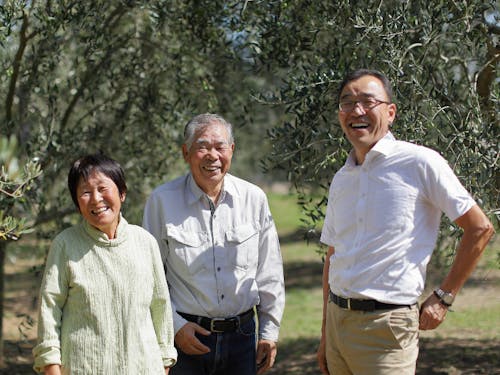 つくり手さんの顔が見える距離感(オリーブ農家の空井さん)