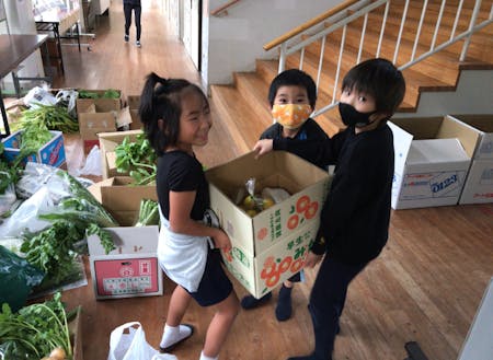 地域の人からお野菜プレゼント