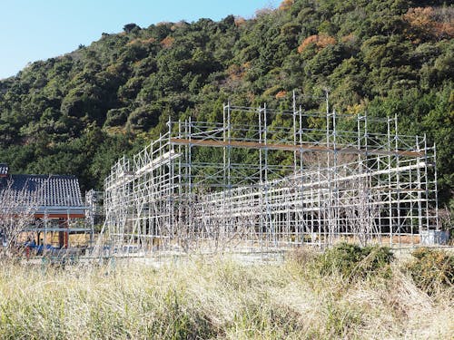 温泉の北側にはBBQや催事などができる屋根付テラスができます