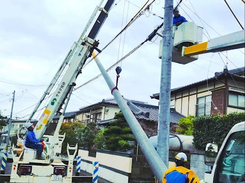 建柱作業中!危険な作業のため連携が重要です!