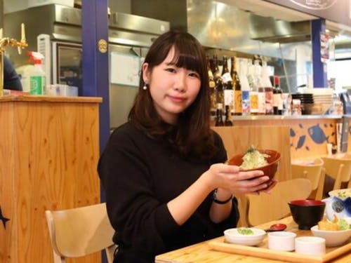 「エディットKAGAMIGAWA」メンターのかずさまりやさん。指出さんがメイン講師を務めた「地域の編集学校 四万十川源流点校」卒業生。現在は、高知インスタマガジン「chuu!」を運営して高知県の魅力を内外に発信している。