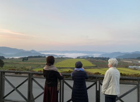 福岡県大刀洗町から訪れた農泊ホスト仲間も、早朝雲海を体験