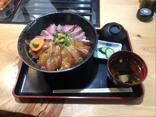 愛南町の海の幸を使った海鮮丼