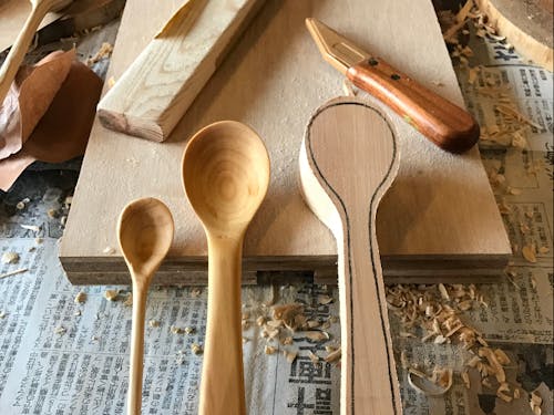 協力隊OGが開催した木のスプーンWS