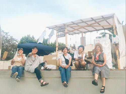 スタッフ総出で県外での出店活動も