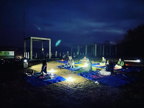 ワーケーション事業で実施した「夜明けのヨガ」