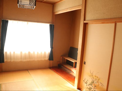 2階の和室も味があります