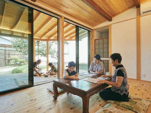 一般住宅のリノベーション案件、3世代を繋ぐ広縁「Co.en」