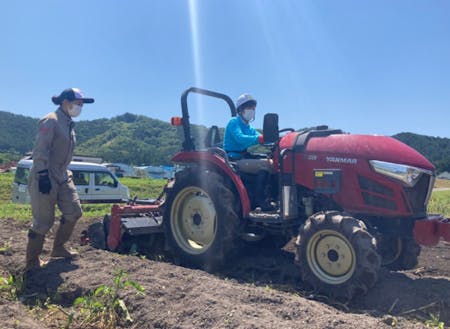 農業機械も、運転できるようになります(耕作放棄地を開墾できます)!