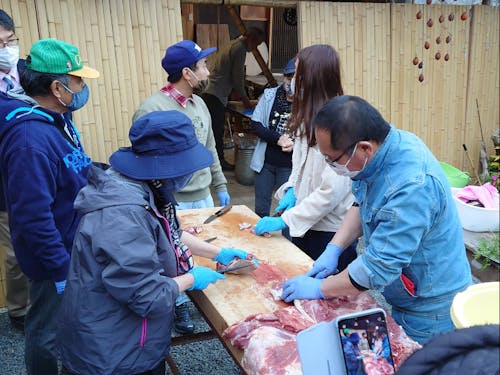 狩猟文化を体験する「命を頂くツアー」を企画。