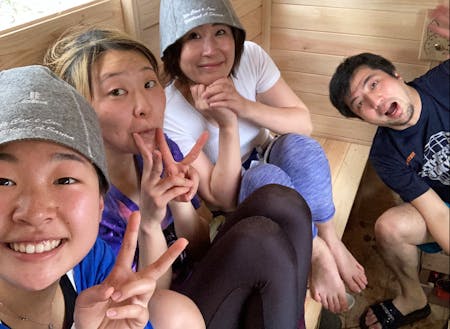 川辺にあるBoxサウナで座談会!
