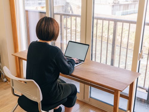 木曽川沿いでテレワーク