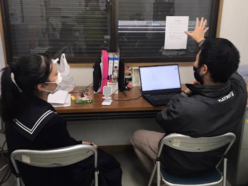 個別面談では進路や目標達成への道のりを考えます