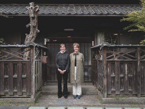 彼らと一緒にリノベーションのプロジェクトを進めたりしています