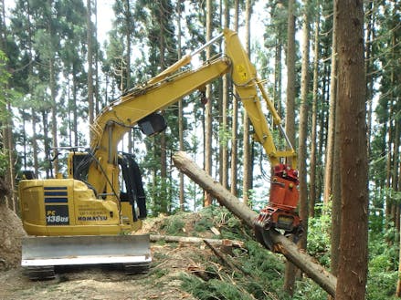 高性能林業機械での作業