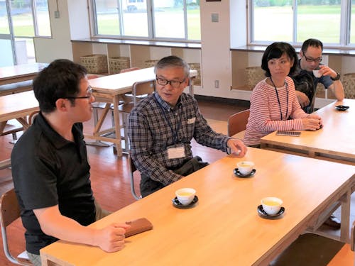 廃校した小学校をリノベーションした「きららの楽校」でのひととき “学ぶ・遊ぶ・食べる・泊まる”施設は、移住者交流の場にもなっています!