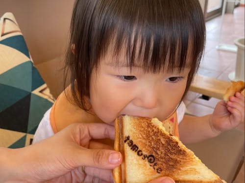 ホットサンドなどのフードもあります◎