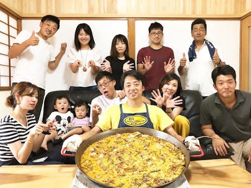 萩産の食材でパエリアパーティー!地域おこし協力隊OBが古民家レストランを開業しました。https://smout.jp/plans/2942