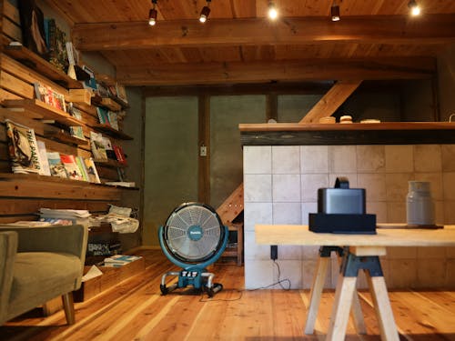 フリーペーパー専門店もある石田さんちの蔵泊「つぎはぎ農園」