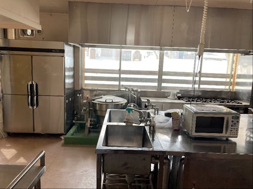 旧保育園のため業務用調理器具を完備(スペースA)