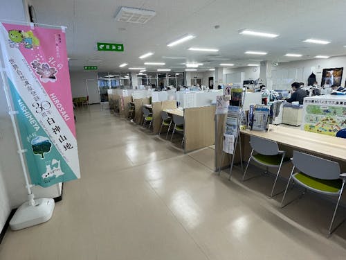 庁舎1階事務室の風景