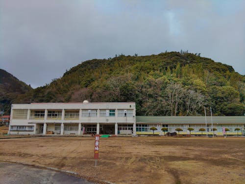 休校校舎の活用!そば処龍の里やどみhttps://ryuunosato-yadomi.com/