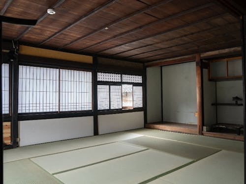 古民家を改修済。民宿経営も可能。