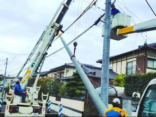 建柱作業中!危険な作業のため連携が重要です!