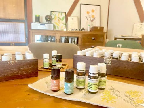 間伐材からアロマも作っています