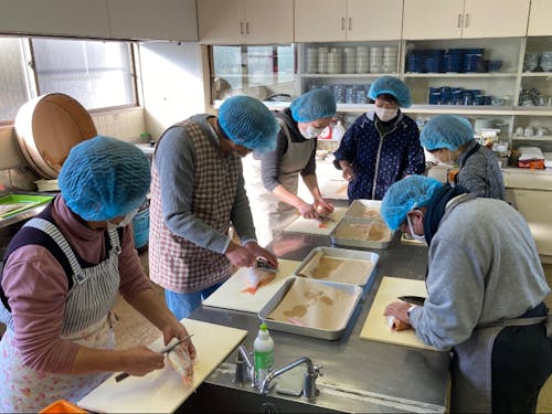 萩体験ツアー(干物つくり体験)の様子