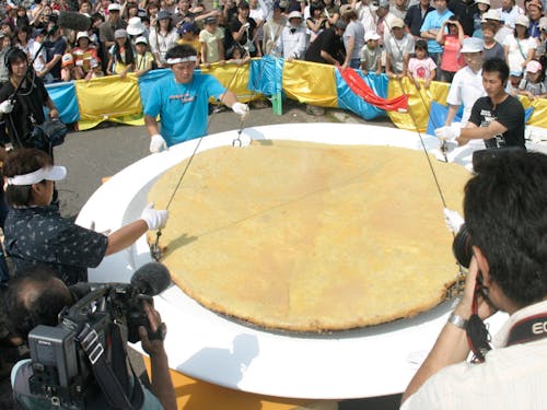 ギネス登録を目指すジャンボコロッケ