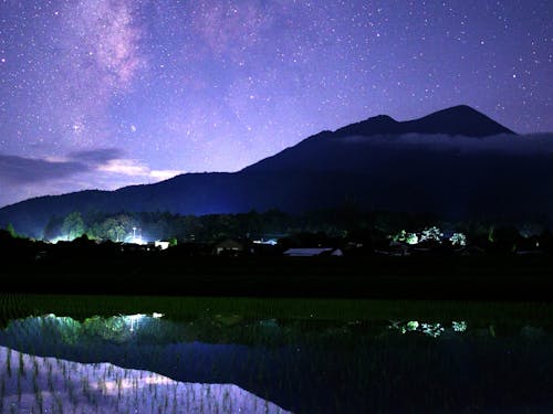 高原町の夜の幻想的な景色