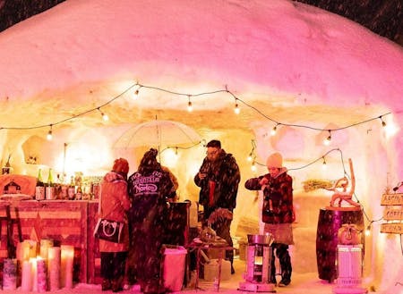 冬季にはそば祭りが開催されます。特産品のそば、巨大雪像アートで、皆様をおもてなし！