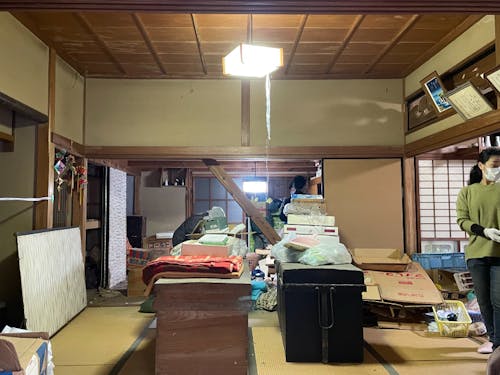 空き家バンク登録促進事業「空き家片付け大作戦」の様子