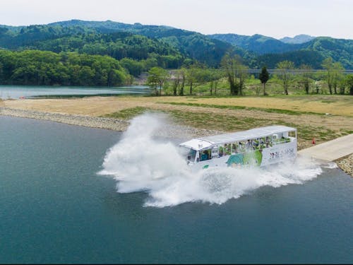 水陸両用バス