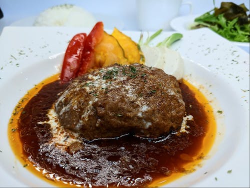 NO1人気の但馬牛を使ったハンバーグ