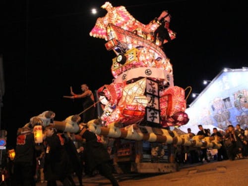 福野地域の伝統あるお祭り「福野夜高祭」2017年にユネスコ「プロジェクト未来遺産」に登録されています。