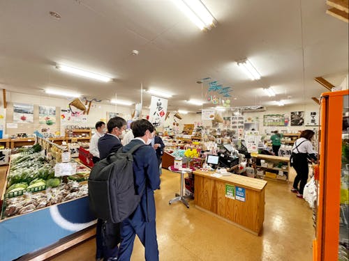 農業と観光をつなぐ物産館。スタッフとも「稼ぐ」ためにどうすればいいのか未来づくりを共有してきました。