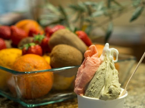 2号店の小豆島の旬の食材を活かしたジェラート