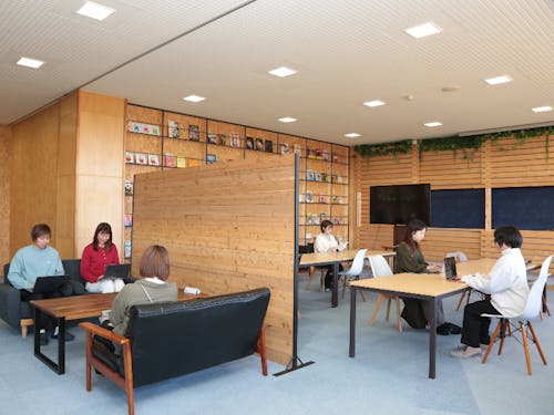 拠点内コワーキング施設