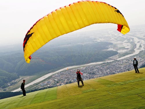 白山市・獅子吼高原ではパラグライダーができます!