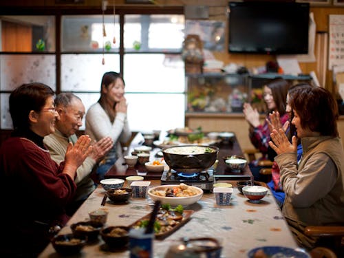 農家の家に宿泊する"農泊"。食事や生業の時間を地域の人と共有する"ジアスツーリズム"