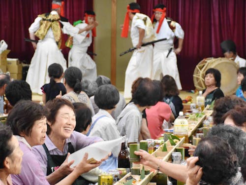 田植えの後に、集落全体の打ち上げとして行う「さのぼり」。準備などお手伝いをして一緒にごちそうを囲むプログラムなども